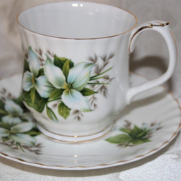 Royal Albert Trillium Mug & Saucer Set | Royal Albert Vintage China - Picture 9 of 16